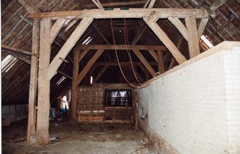 Geplaatst op 3 april 2008  hooihuis