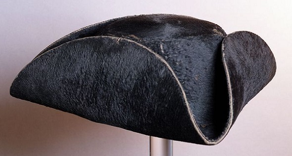 Zwarte driekante steek of tricorne. Museum Rotterdam.