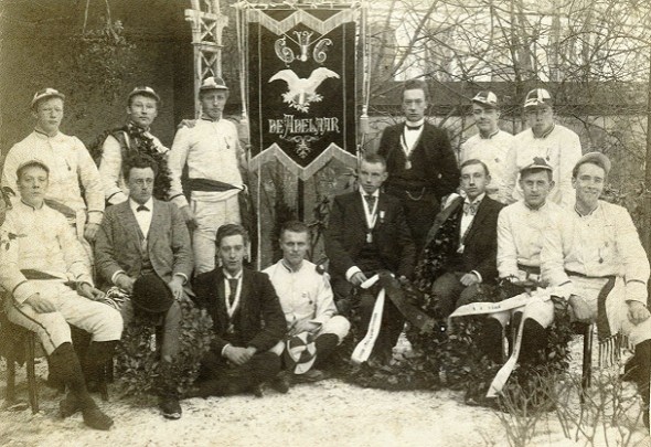 Velocipèdeclub De Adelaar, Groningen ca. 1900. Collectie RHC Groninger Archieven 1987-17.