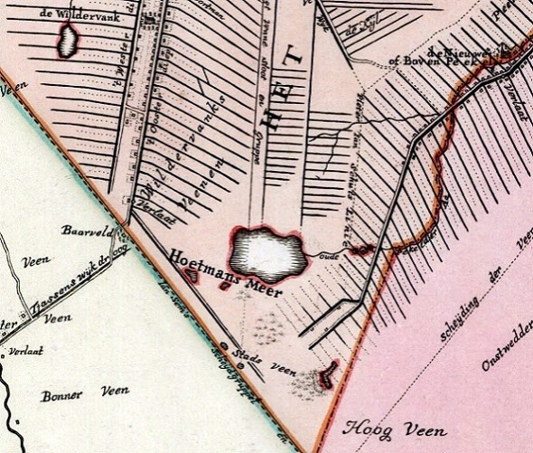 Het Hoetmansmeer en omgeving volgens Theodorus Beckeringh, in de jaren 1770. Van zeker drie kanten naderde de vervening het meer: vanaf Wildervank in het noordwesten, vanaf de Ommelanderwijk in het noorden en vanaf Nieuwe Pekela in het oosten. Bij het nieuwe en nog niet zo lange Stadskanaal in het zuiden tekende Beckeringh nog geen verveningsactiviteiten, maar ook aan de drie zijden waar hij die wel weergaf, lag het meer nog in woest hoogveen. Collectie RHC Groninger Archieven 1536-6317.