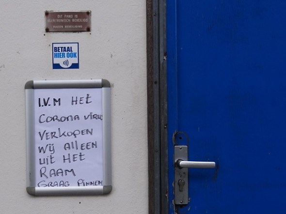 DSC03020 (1) corona visvoer Zuiderweg Hoogkerk